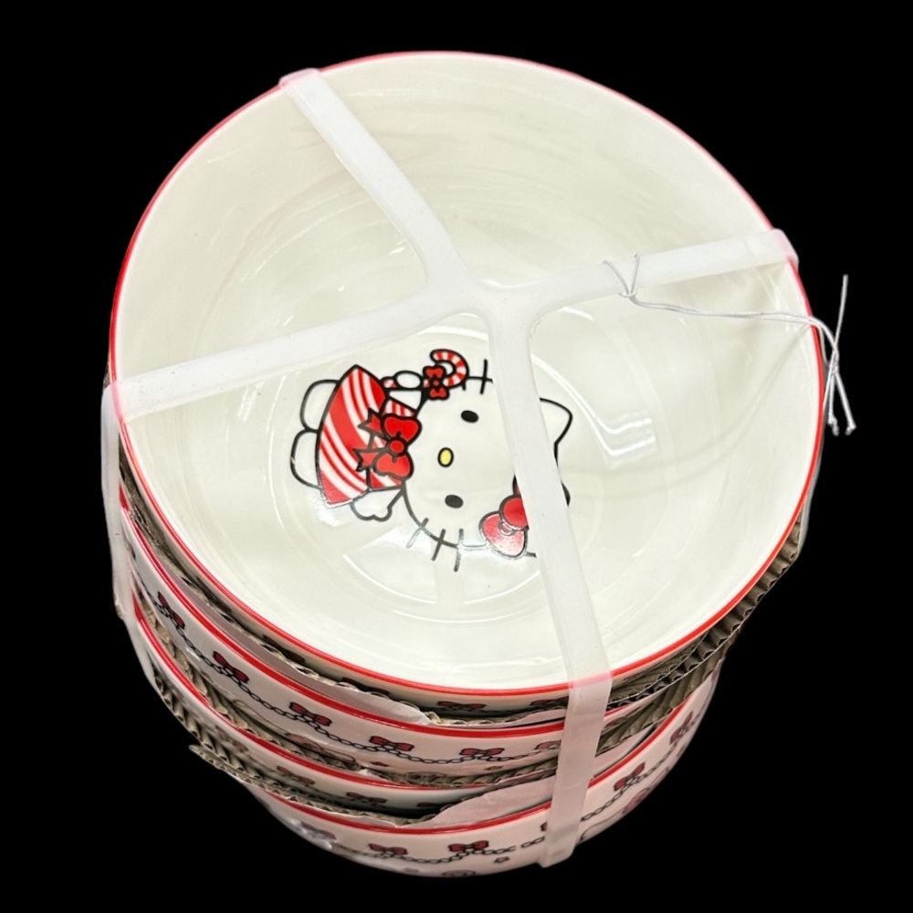 Super cute hello kitty Christmas bowls set of 4